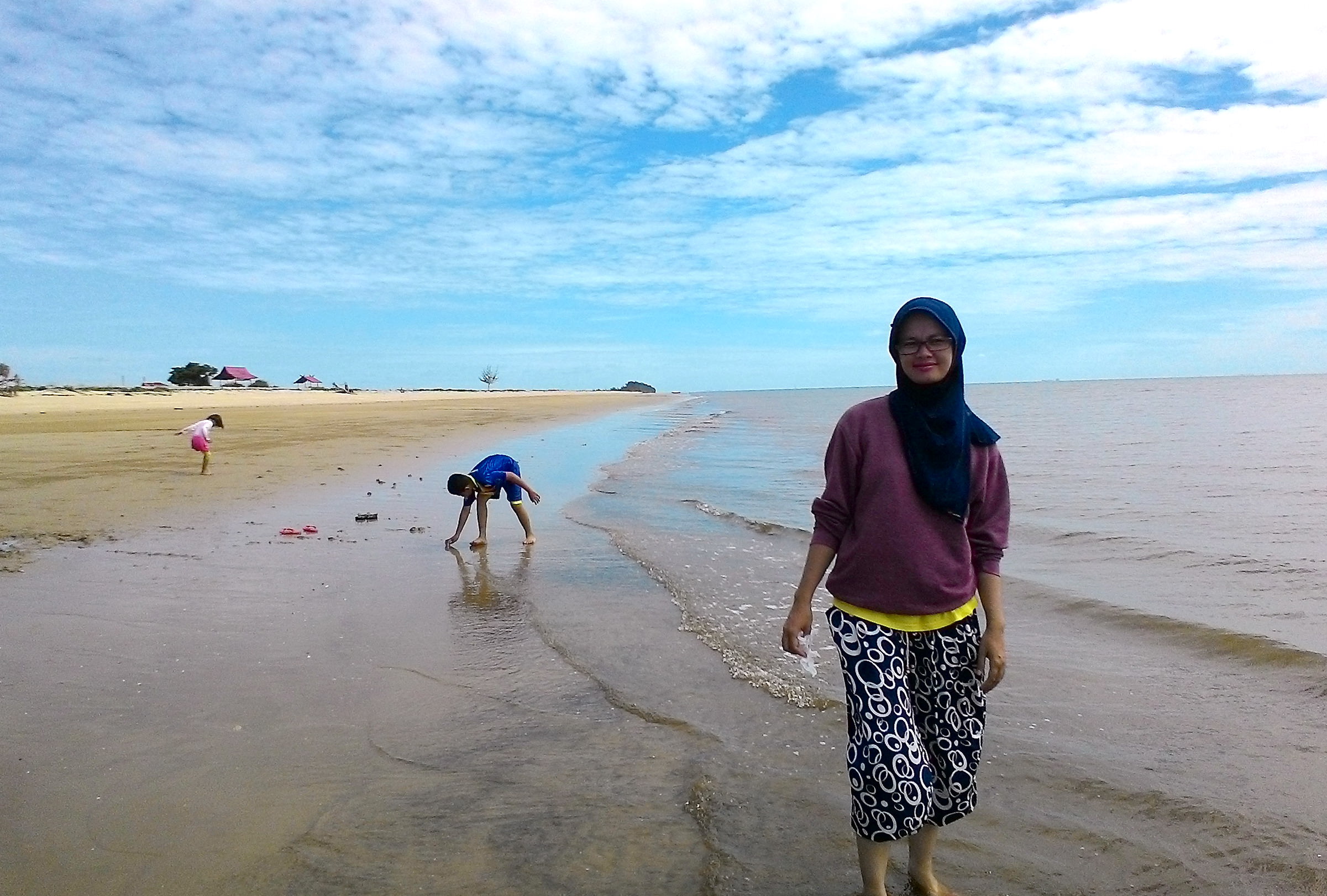 Kawasan Pantai Ujung Pandarang Kabupaten Kotim. Foto : Budipras/Kalteng Pos