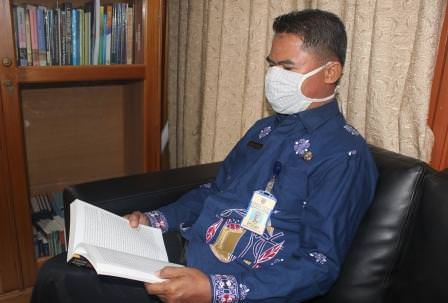 Plt. Kadispursip Provinsi Kalteng, Luqman Alhakim