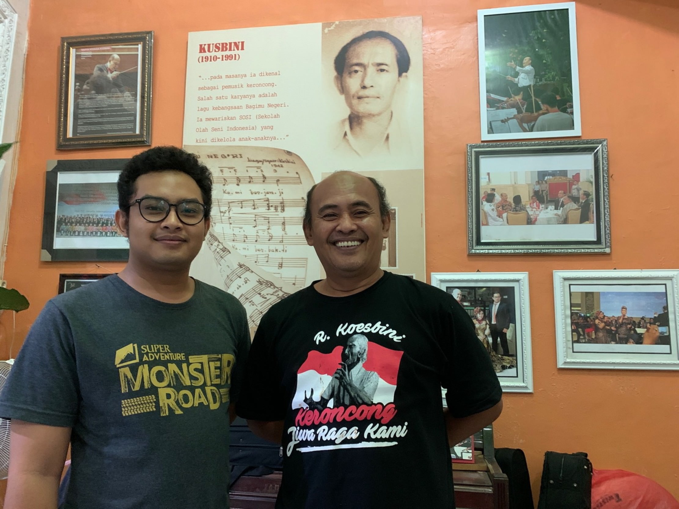 SEMANGAT PERJUANGAN: Anak Kusbini, Sapta Ksvara Kusbini, 58 tahun (kanan) dan anaknya Adira Hesti Ksvara, 27 tahun (kiri). FOTO: ILHAM WANCOKO/JAWA POS