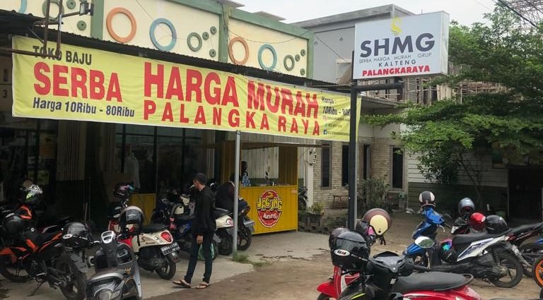 SERBA MURAH: Toko Serba Harga Murah Palangka Raya yang merupakan cabang dari Toko Serba Murah Girls (SHMG) Sampit.