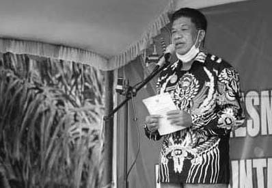 BERI SAMBUTAN: Wakil Bupati Sukamara, H Ahmadi menghadiri peresmian tower, di Desa Pangkalan Muntai, belum lama tadi.