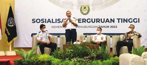 Kepala BPTD Wilayah XVI Kalteng Buang  Turasno menjelaskan tentang SIPENCATAR, Kamis (14/4).