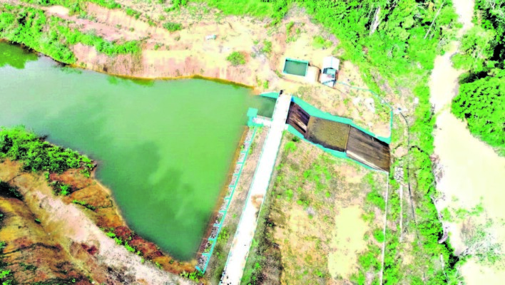 INFRASTRUKTUR: Embung Rahuyan di Desa Hantapang dipotret dari udara. Foto: BWSK II UNTUK KALTENG POS