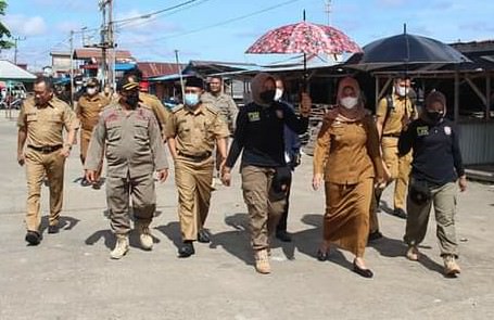 KUNJUNGAN : Penjabat Bupati Barito Selatan Lisda Arriyana saat kunjungan ke salah satu daerah di wilayah Kabupaten Barsel, beberapa waktu lalu.