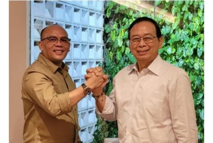 Cornelis (kiri) bersama Dr. Marthin Billa, MM, Presiden MADN. (DOK PRIBADI CORNELIS)