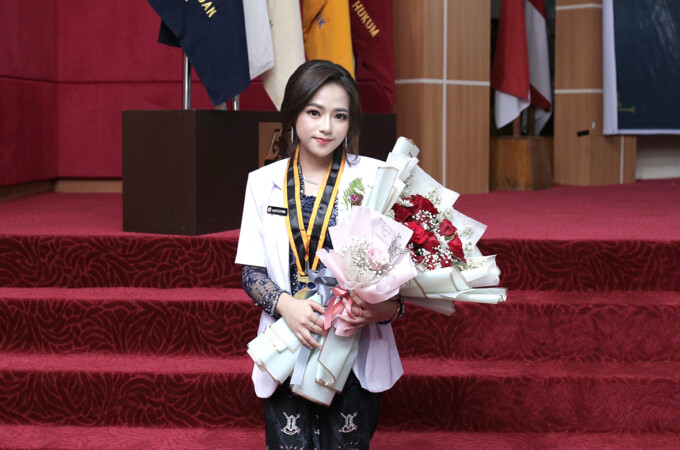 dr Adelia Hanny Tiara