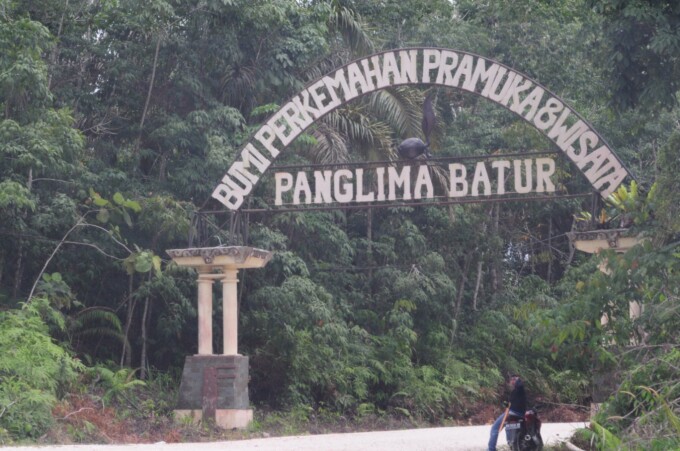 TOKOH PEJUANG: Panglima Batur diabadikan sebagai nama tempat. Salah satunya Bumi Perkemahan Barito Utara. FOTO: KOMINFO BARITO UTARA UNTUK KALTENG POS