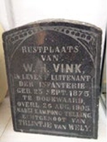 MASIH TERBACA: Makam Letnan Inf VH Vink yang tewas dalam perang melawan pengikut Panglima Batur.