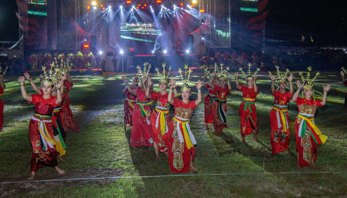 Tarian Dadas Bawo. ARIEF PRATHAMA/KALTENG POS