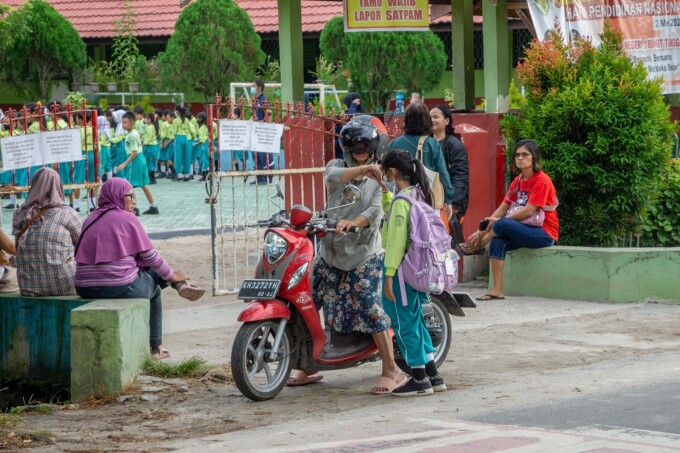 Pelaksanaan penerimaan peserta didik baru (PPDB) tahun ajaran 2023/2024 dari berbagai jenjang sekolah dimulai Juni ini. Banyak permasalahan yang harus jadi perhatian, agar PPDB sistem zonasi berjalan lancar dan sesuai aturan.