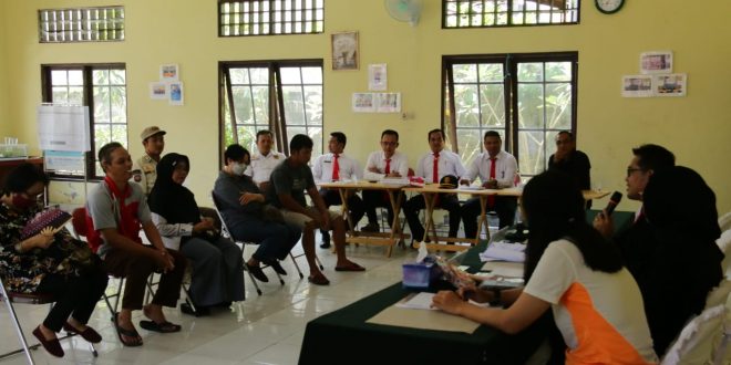 SIDANG TIPIRING: lima warga yang melanggar Perda Kota Palangka Raya menjalani sidang tipiring.