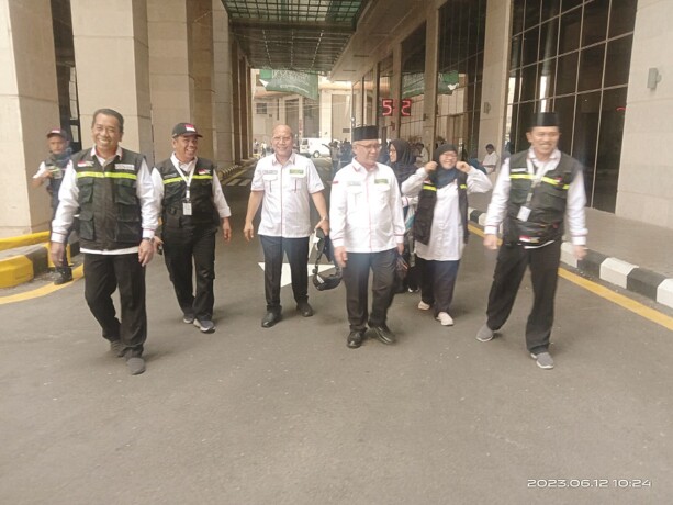 HUMAS KEMENAG  MONITORING : Kakanwil Kemenag Prov. Kalteng, H. Noor Fahmi Monitoring dan Evaluasi ke Hotel 408 Ro