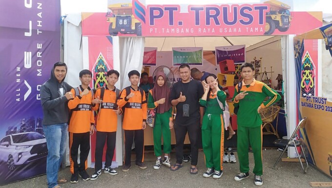 PAMERAN: PT TRUST memamerkan kegiatan pertambangan dan CSR di Batara Expo 2023, Selasa (15/8).