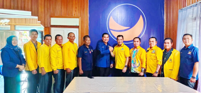 KOMPAK: Ketua DPD Partai NasDem Pulang Pisau H Ahmad Jayadikarta bersama Bakal Calon Bupati Pulang Pisau H Ahmad Rifa