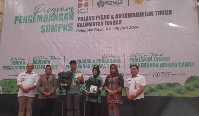 PELATIHAN : Pembukaan pelatihan untuk 165 petani sawit yang digelar di Palangka Raya, Rabu (5/6/24).