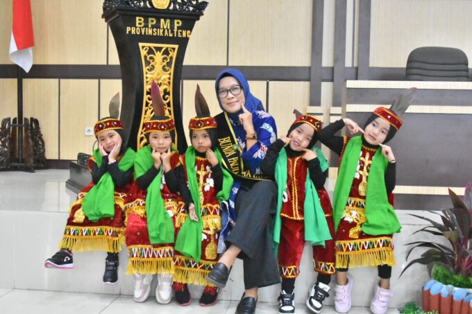 MEMBUKA: Pj Wali Kota Palangka Raya, Dr Hera Nugrahayu usai membuka workshop transisi PAUD ke SD di aula BPMP Provinsi Kalimantan Tengah, Jumat (19/7/2024).