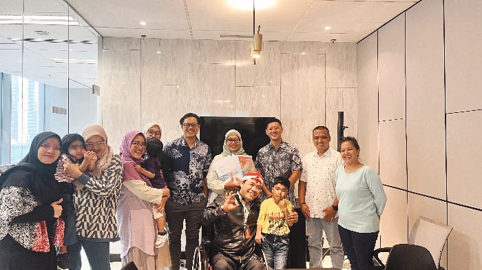 KEBERSAMAAN : Anak-anak pengidap kelainan genetika Sindrom Cornelia de Lange (CdLS) bersama pihak Asa Ren, yayasan, dan keluarga mereka.