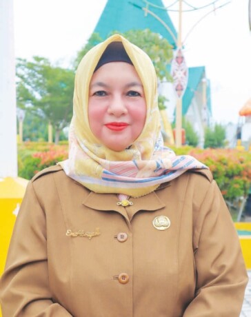 Emi Abriyani SE M Si - Kepala BPPRD Palangka Raya