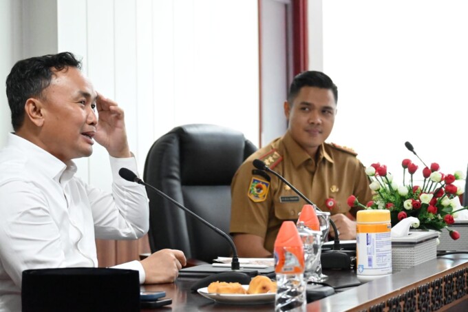 Plt Kadisdik Kalteng, Muhammad Reza Prabowo terus berupaya mewujudkan visi dan misi gubernur, H Sugianto Sabran.