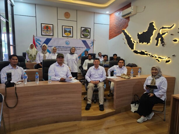 DEKLARASI  : Deklarasi Asosiasi Experiential Learning Indonesia (AELI) Kalimantan Tengah,dihadiri para akademisi, praktisi pendidikan dan perwakilan pemerintah.