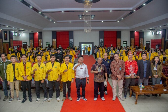 ADU GAGASAN : Willy dan Habib ketika menghadiri acara