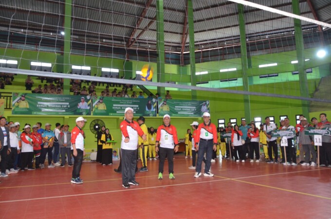 PEMBUKAAN  : Kakanwil Kemenag Kalteng H Noor Fahmi membuka Kemenag Cup II, Kamis (17/10/2024)