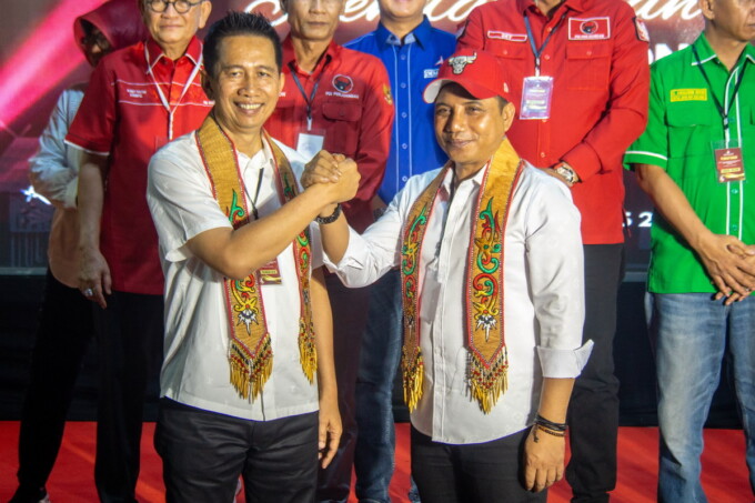 Blusukan: H Nadalsyah Koyem menyapa hangat masyarakat Desa Anjir Serapat, Kecamatan Kapuas Timur.