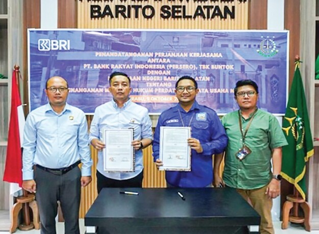 KERJA SAMA : Pimpinan BRI Cabang Buntok Abdullah Syafi’i bersama Kepala Kejari Barito Selatan Dr Dino Kresmiardi SH MH usai membahas MoU, baru-baru ini.