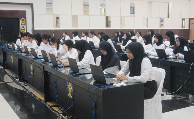 Saat ini proses seleksi CPNS sedang berapa di tahap Seleksi Kompetensi Bidang (SKB). Tahapan ini terdiri atas beberapa jenis tes. Seluruh peserta akan mengikuti SKB Kesehatan, Pengamatan Fisik, dan Psikotes; SKB Wawancara; serta SKB dengan Computer Assisted Test Badan Kepegawaian Negara.