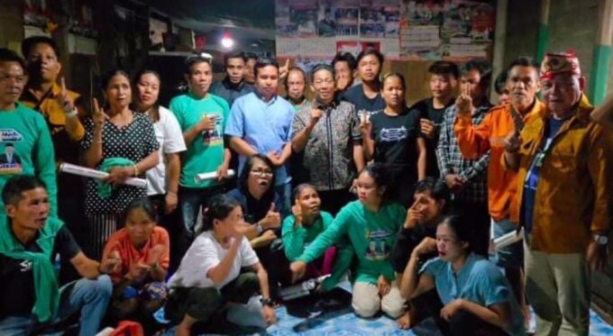 DUKUNG HEBAT : Warga Desa Olung Balo siap memenangkan pasangan calon Heriyus-Rahmanto di Pilkada Murung Raya 27 November 20924.