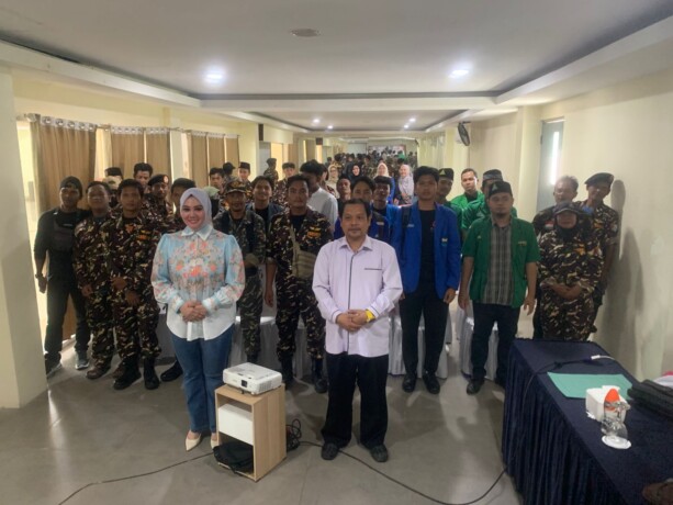 KEBERSAMAAN : Anggota DPD RI Daerah Pemilihan (Dapil) Kalimantan Tengah, H Siti Aseanti S.ST., M.keb saat sosialisasi empat pilar MPR RI di Hotel Permata Inn Ballroom Seroja, Kabupaten Kapuas Provinsi Kalimantan Tengah, pada 26 November 2024 lalu.