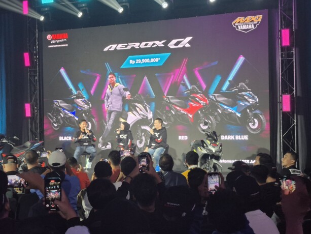 LAUNCHING: PT Yamaha Indonesia Motor Mfg. (YIMM) secara resmi memperkenalkan skutik MAXi Yamaha, yaitu AEROX ALPHA. Peluncuran perdana secara global ini berlangsung, di The Hallf, Pati Unus, Jakarta, Rabu (18/12/2024).