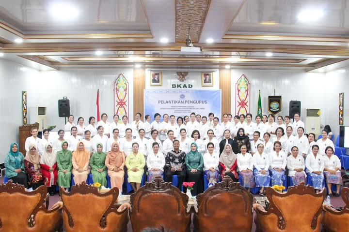 PELANTIKAN: Pengurus DPC Persatuan Wanita Kristen Indonesia (PWKI) Kabupaten Seruyan periode 2024-2029 dilantik, Sabtu (18/1).