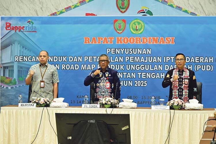 Plt Setda Provinsi Kalimantan Te­ngah Dr HM Katma F Dirun SE MM membuka Rapat Koordinasi Penyusunan Rencana Induk dan Peta Jalan Pemajuan IPTEK Daerah (RIPJPID) serta Road Map Produk Unggulan Daerah (PUD) Kalimantan Tengah Tahun 2025 di Aula Bapperida Kal