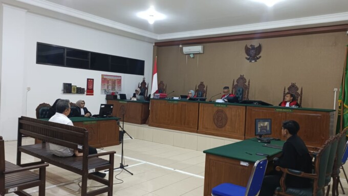 TIPIKOR: Suasana sidang pembacaan vonis perkara Tipikor proyek pengadaan Kontainer PKL Yos Sudarso di Pengadilan Tipikor, Palangka Raya, Rabu (12/3/2025). AGUS JAYA/KALTENG POS