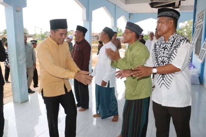 SAFARI RAMADAN:  Bupati Pulang Pisau H Ahmad Rifa