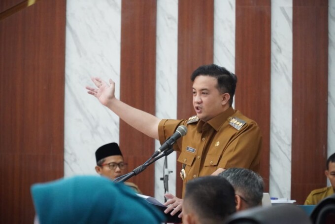 ARAHAN: Bupati Lamandau Rizky Aditya Putra, di sela-sela kegiatannya saat memeberikan sambutan, belum lama ini. HUMAS UNTUK KALTENG POS