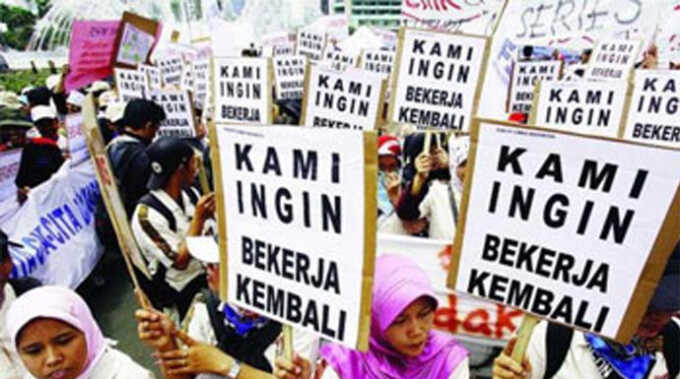 Ilustrasi karyawan wabrik di PHK.