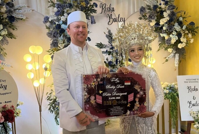 Pernikahan perempuan Indonesia dengan pria bule viral.