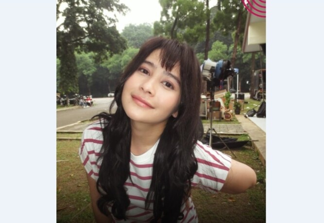 Penampilan terbaru Prilly Latuconsina.