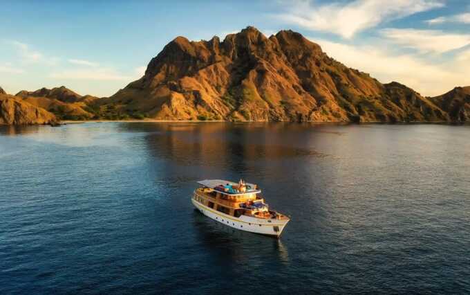 Rute menuju wisata Pulau Komodo.