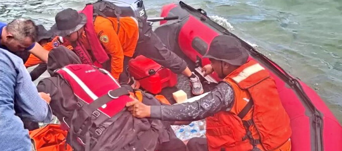 Evakuasi Jenazah ABK KMP Muchlisa, Ilham Suharto (FOTO: Basarnas)