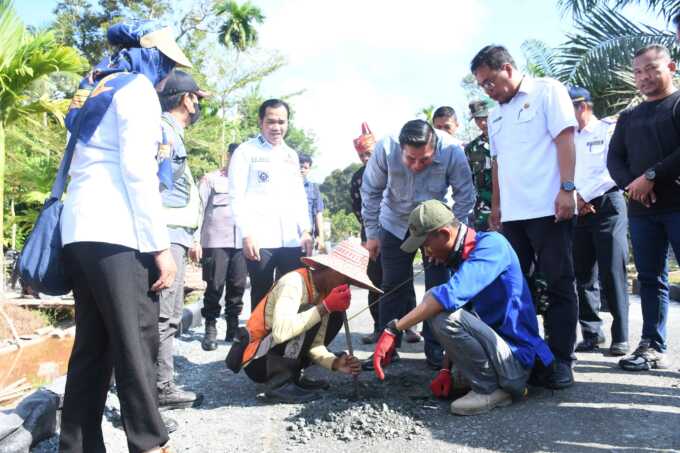 TURUN LAPANGAN: Bupati Pulang Pisau H Ahmad Rifa
