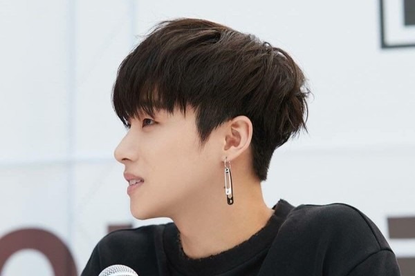 Gaya model rambut korean look man.