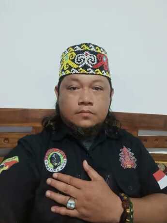 Ketua Ormas Macan Borneo Kalteng, Toto.