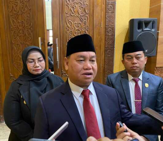 Halikinnor saat memberikan pernyataan soal Covid-19 kepada awak media.MIFTAH/KALTENG POS