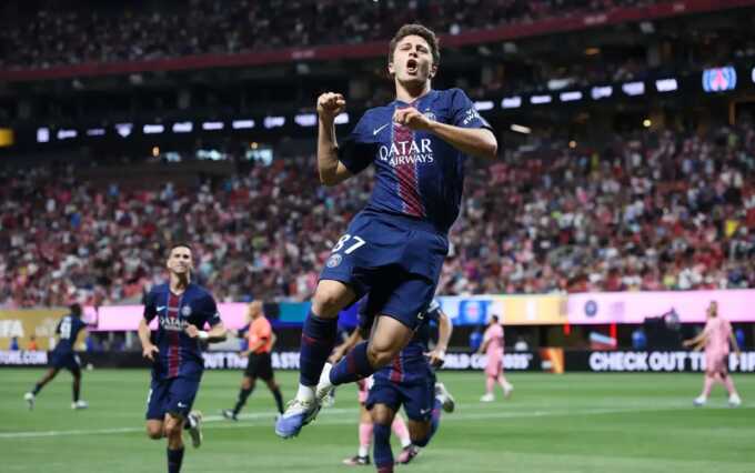 Bintang muda PSG asal Portugal, Joao Neves berselebrasi usai mencetak gol ke gawang Inter Miami pada babak 16 besar Piala Dunia Antarklub 2025 di Mercedez Benz Stadium, Amerika Serikat, Minggu malam (29/6/2025) WIB. PSG menang telak 4-0 atas Lionel Messi