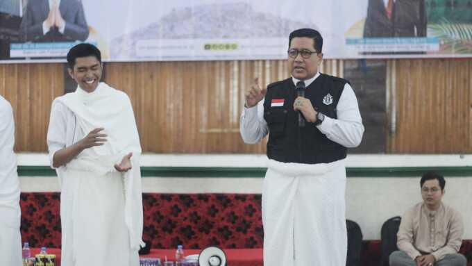 Rektor UIN Palangka Raya, Prof. Dr. H. Ahmad Dakhoir, M.H.I., saat memberikan sambutannya. HUMAS
