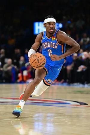Penampilan Shai Gilgeous -Alexander saat membela timnya Oklahoma City Thunder vs Detroit Pistons, 2023 lalu. Ia dinobatkan sebagai MVP pada game 4 Final NBA 2025 saat membela timnya menghadapi Indiana Pacers di Gainbridge Fieldhouse, Sabtu pagi (14/06/202