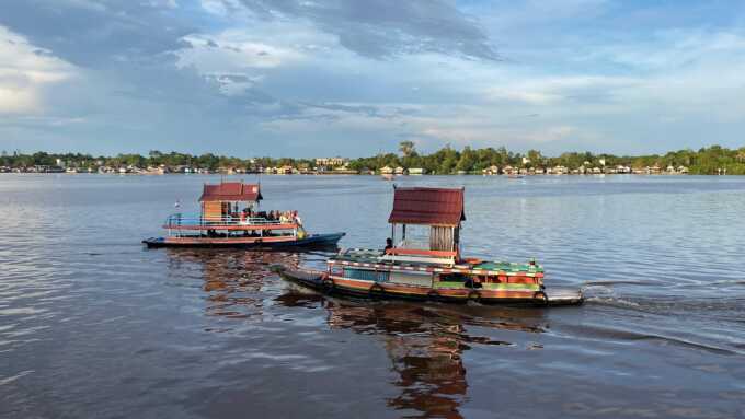 Wisata susur sungai di Sampit